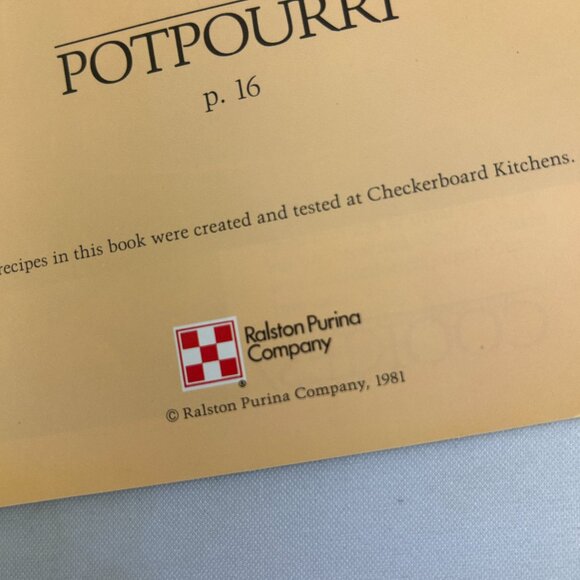 Vintage Lot 7 Cookbooks Booklets Chex Mix Recipes Party Makers Dessert Makers - Picture 9 of 9